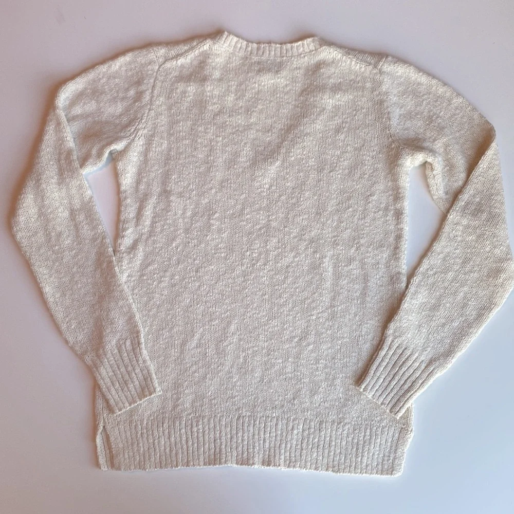 JCrew v neck sweater in light 🐪 color